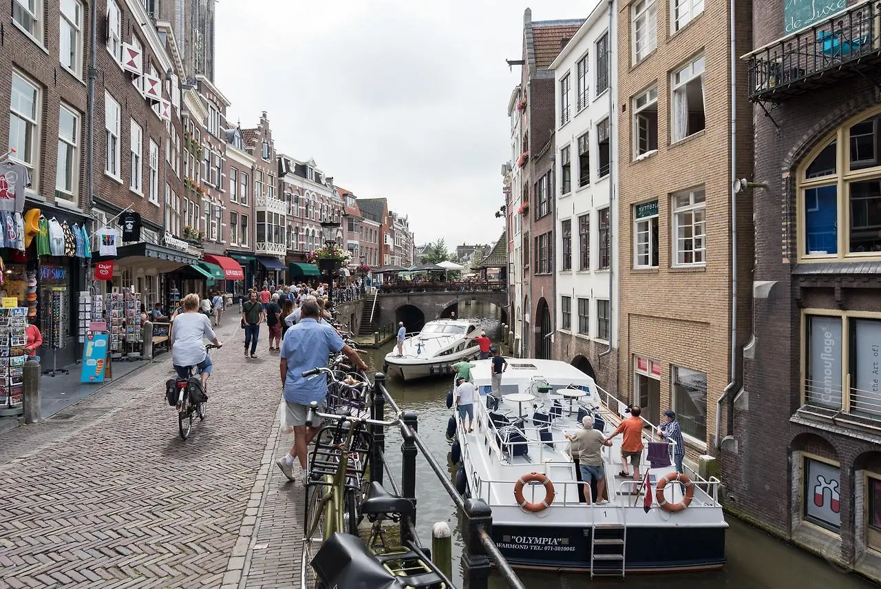 אוטרכט Oude Gracht Apartment